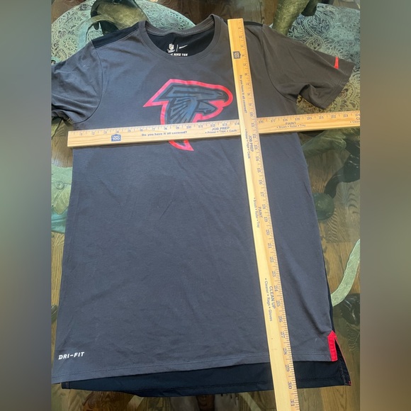 Atlanta Falcons Nike Tee Dri Fit NFL OnField Apparel Gray Black Red Size Small - Picture 7 of 8